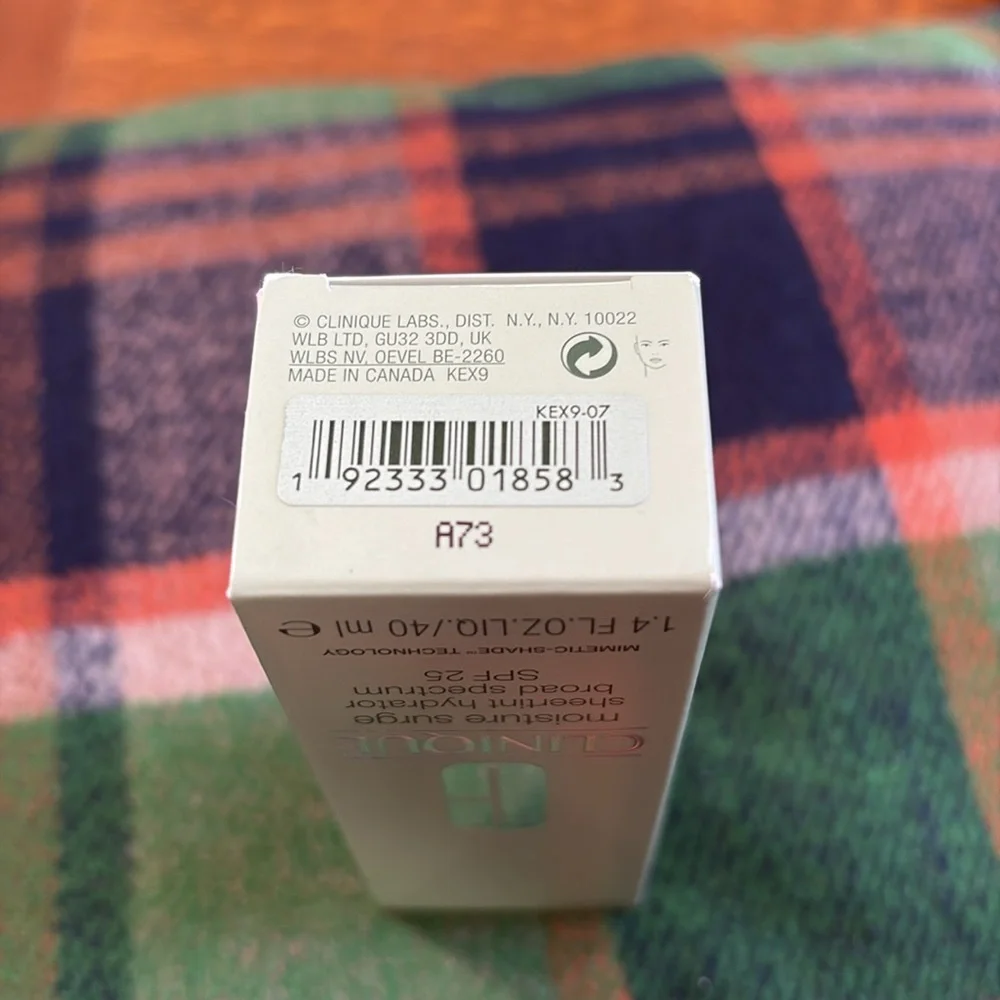 CLINIQUE Moisture Surge Sheertint Hydrator Broad Spectrum SPF 25 Moisturizer